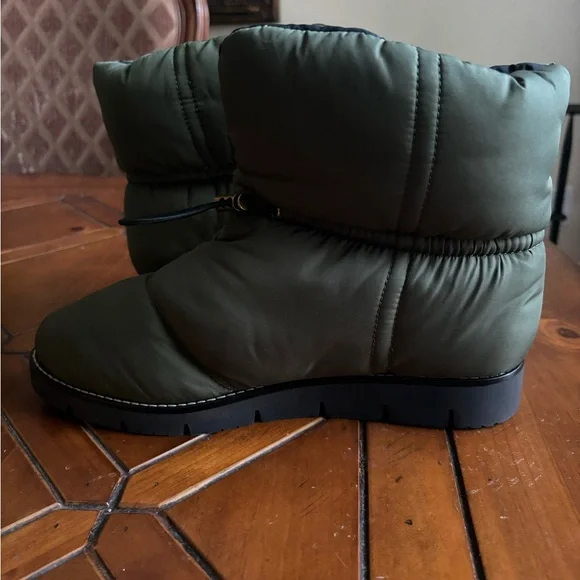 J. Crew heavy quilted water repellent booties - Picture 6 of 9
